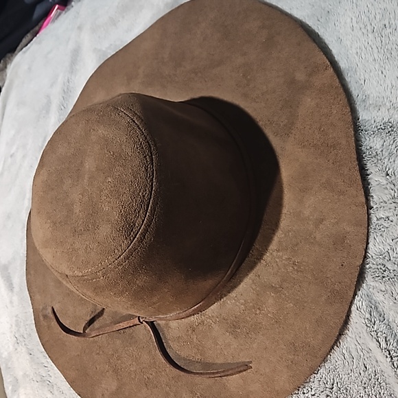 Winter/Fall floppy hat - Picture 4 of 10